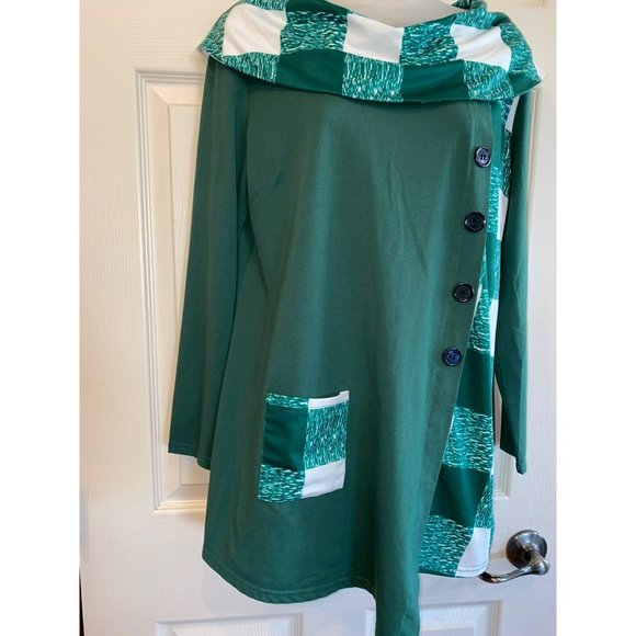 New Ladies Holiday Asymmetrical Button Front Top Size Medium - Picture 5 of 6